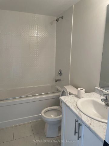 Detached Home For Lease | N9258841 - Photo 5