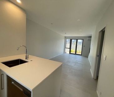 New 2 Rooms Terrance House – Park Green, Free 1 wk - Photo 5