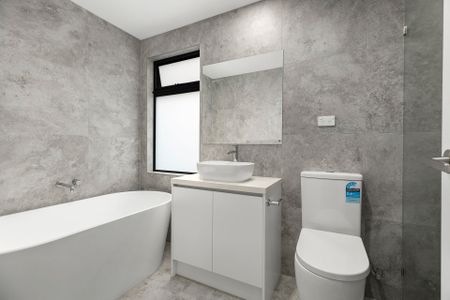 Modern Comfort & Everyday Convenience - Photo 5