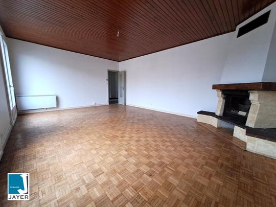 4 PIECES AVENUE DE PARIS - Photo 1