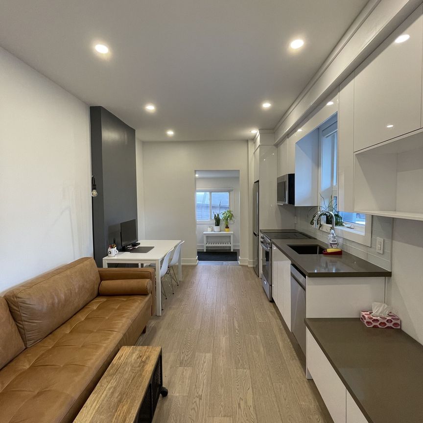 For Lease - 17 Claremont Street Unit# Back, Toronto, Ontario - Photo 1