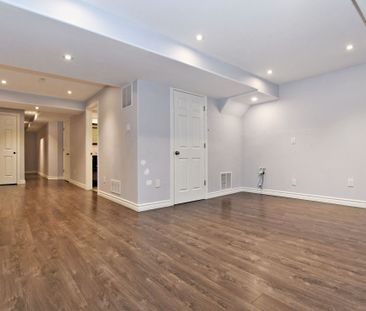 For Lease - 340 Silken Laumann Drive, Newmarket, Ontario - Photo 5