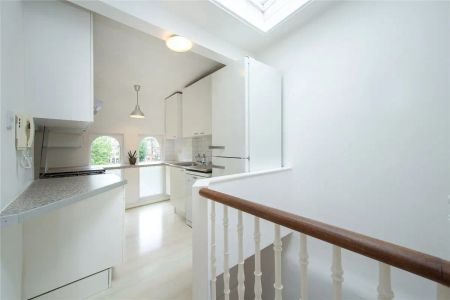 2 bedroom flat in Camden - Photo 5