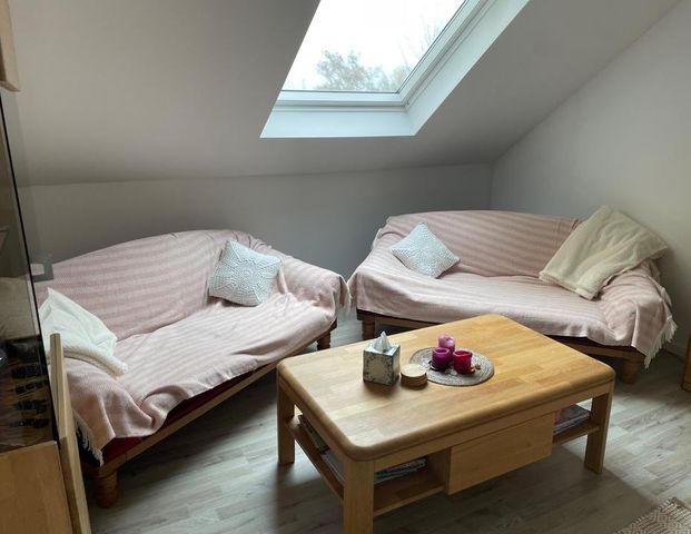 Helle 3-Zimmer Dachgeschosswohnung - Photo 1