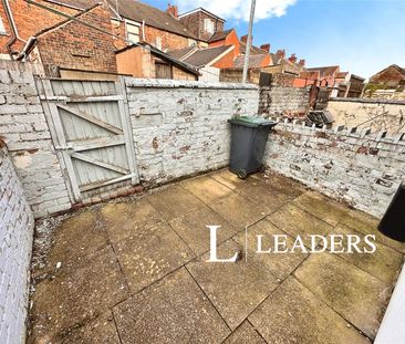 2 bedroom house to rent Buxton Street, ST1 - Photo 2