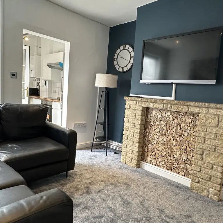 3 bedroom terraced house to rent - Photo 1