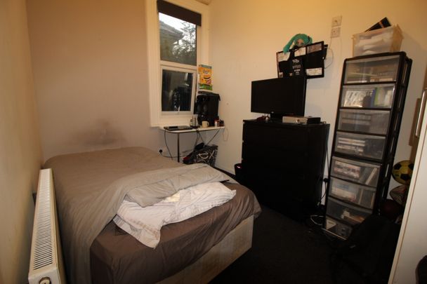 7 Bed - 79b Cardigan Road, Hyde Park, Leeds - LS6 1EB - Student - Photo 1