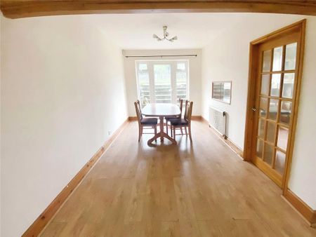 3 bedroom semi-detached house to rent - Photo 3