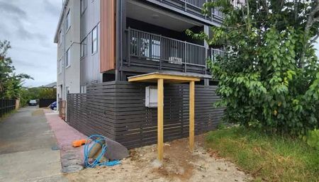 Modern 2-Bed Apartment in Prime Mount Wellington - Photo 3