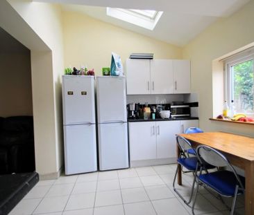 5 bedroom end of terrace house to rent - Photo 1