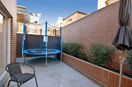 Home For Rent - Photo 4