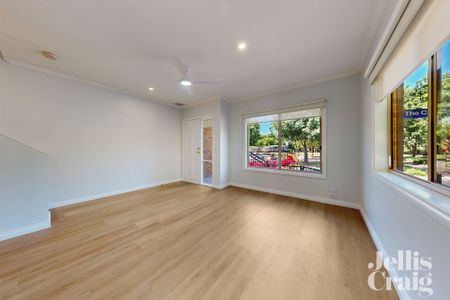 109 The Crescent, Kensington - Photo 3