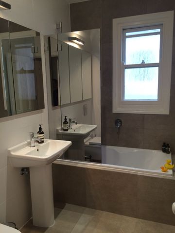 East Melbourne - Photo 4