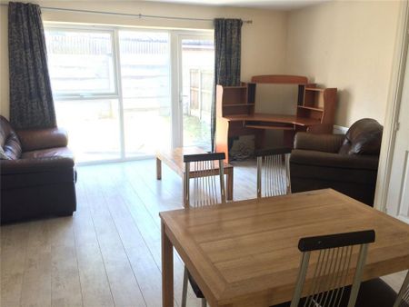 3 bedroom terraced house to rent - Photo 2