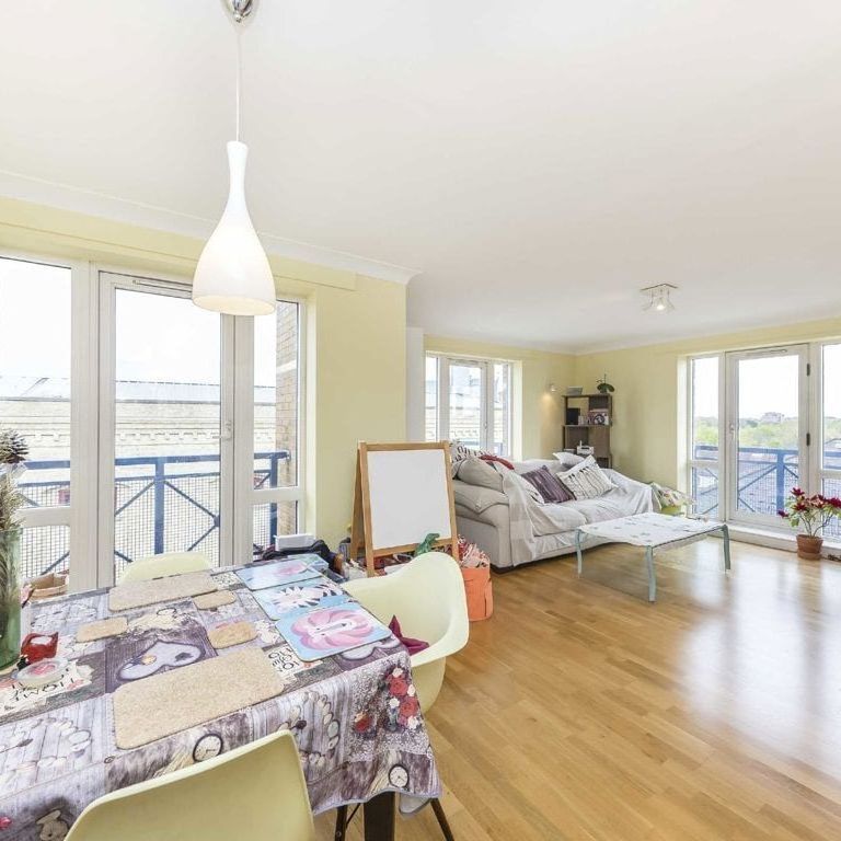 Rotherhithe Street - Photo 1