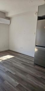 1 CH - 1 SDB - Montréal - $1,490 /mo - Photo 3
