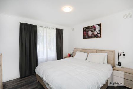 Ideal Family Home in a Prime Location - Photo 4