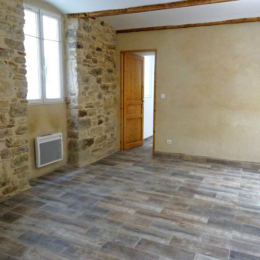 App T4 au 1er étage de 96m2 + cave - Photo 1