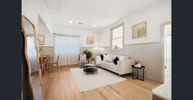 STYLISH COMFORT & CONVENIENCE JUST MINUTES FROM BALLARAT CBD - Photo 1