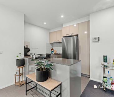 Modern, Low-Maintenance & Ideally Located! - Photo 4