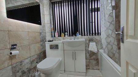 House share to rent - Photo 2