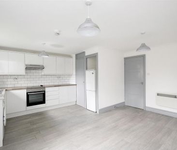 1 bedroom ground floor flat to rent - Photo 3