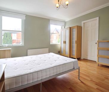 First Floor Flat, 16 Devizes Road, Swindon, Swindon, SN1 - Photo 3