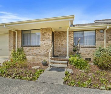 2 Bedroom with Single Lock-up Garage & Private Courtyard - Photo 1