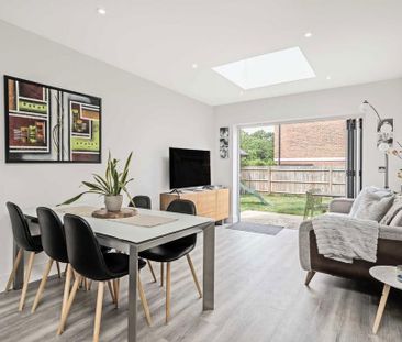 4 bedroom detached house to rent - Photo 3