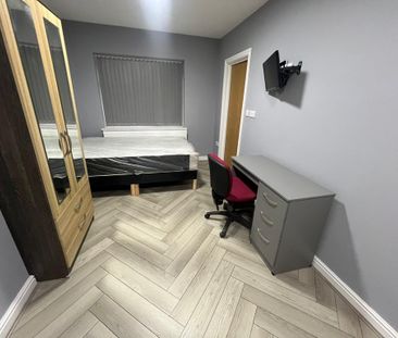 Studio to rent - Photo 3