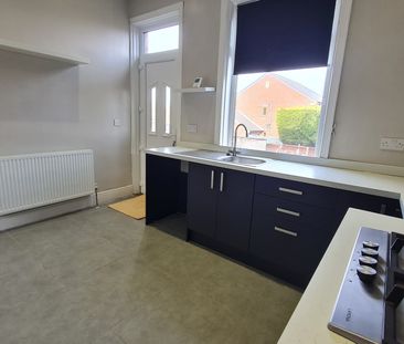 New Road, Wakefield, Middlestown - Photo 3