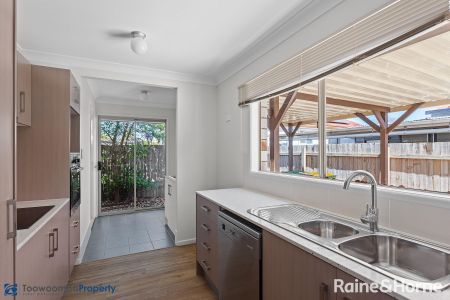 Modern Unit Close to the CBD! - Photo 4