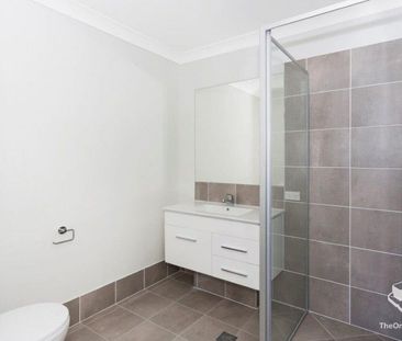 3 BED, A/C, MINUTES TO GATEWAY 3bed, large living space unit, A/C, ... - Photo 1