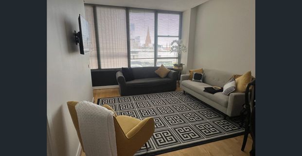 Live the Urban Dream - Charming Urban Retreat in the Heart of Melbourne - Photo 1