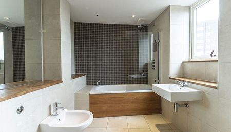 Strathmore Court, Park Road, Regents Park, NW8 - Photo 3