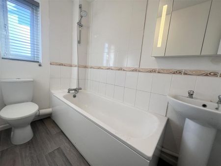 2 bedroom terraced house to rent - Photo 2