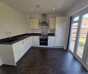 2 bedroom semi-detached house to rent - Photo 6