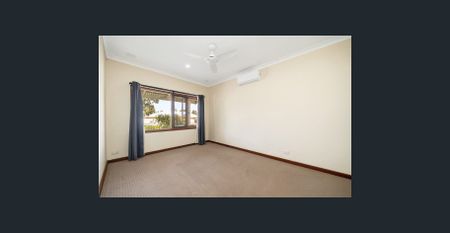 Charming 1960s character Home - Photo 4