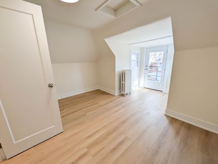 59 Carrick Ave, Hamilton - 3 Bedroom Upper Unit - Photo 5