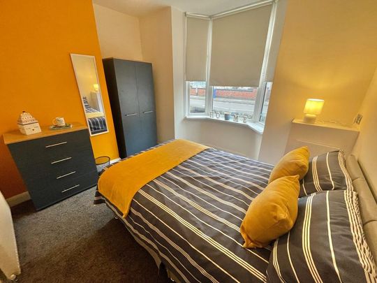 1 bedroom in a house share to rent - Photo 1