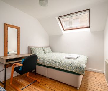 2 Bed End Terrace, Young Street South Lane, EH2 - Photo 1