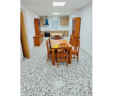 LARGE 4 BEDROOM VILLA - ELCHE - Photo 6