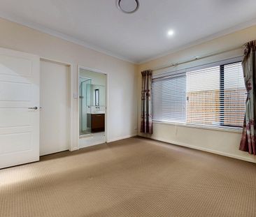 17, Skyview Avenue, QLD, Rochedale - Photo 6