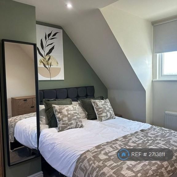 1 bedroom in a house share to rent - Photo 1