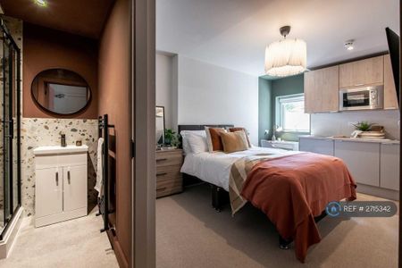 1 bedroom in a house share to rent - Photo 4