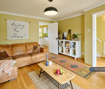 3 bedroom detached house to rent - Photo 2