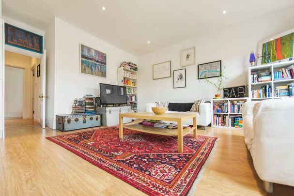 3 bedroom flat to rent - Photo 1