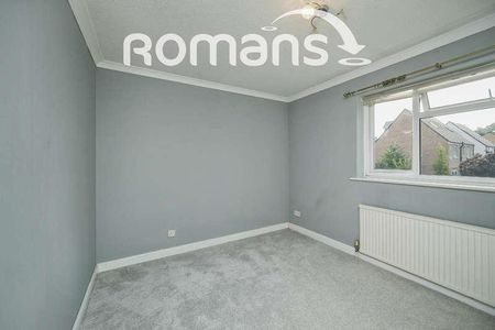 Welby Crescent, RG41 - Photo 2