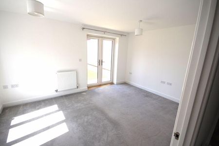 3 bedroom semi-detached house to rent - Photo 5