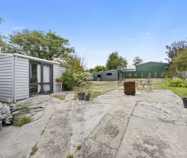 715 Laurie Street, Mount Pleasant - Photo 2